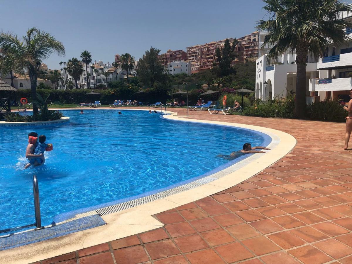 Beautiful New Apartment With Sea View Castillo de Sabinillas Kültér fotó